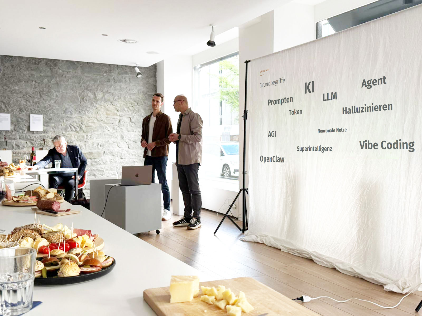 KI-UpDate im StadtHirsch Luzern mit Präsentation zu KI-Begriffen